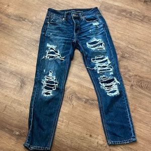 Women’s American Eagle ripped jeans